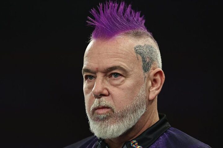 Peter Wright eliminates himself from World Darts Championship after confident declaration