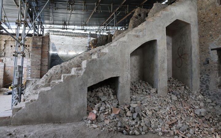Researchers uncover ancient Roman stairway, revealing insights into 'lost Pompeii'