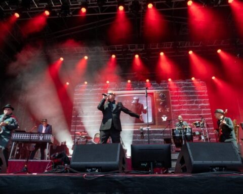 Suggs struggles as Madness kicks off Christmas tour in Sheffield with mixed reception