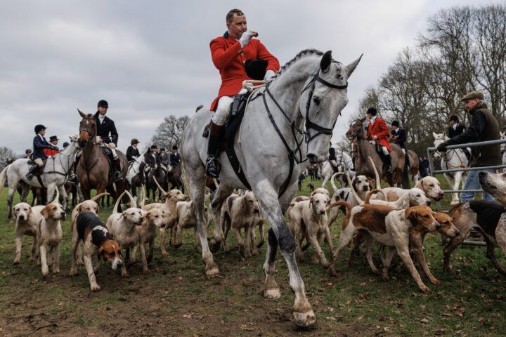 Thousands gather in support of trail hunting amid government ban announcement