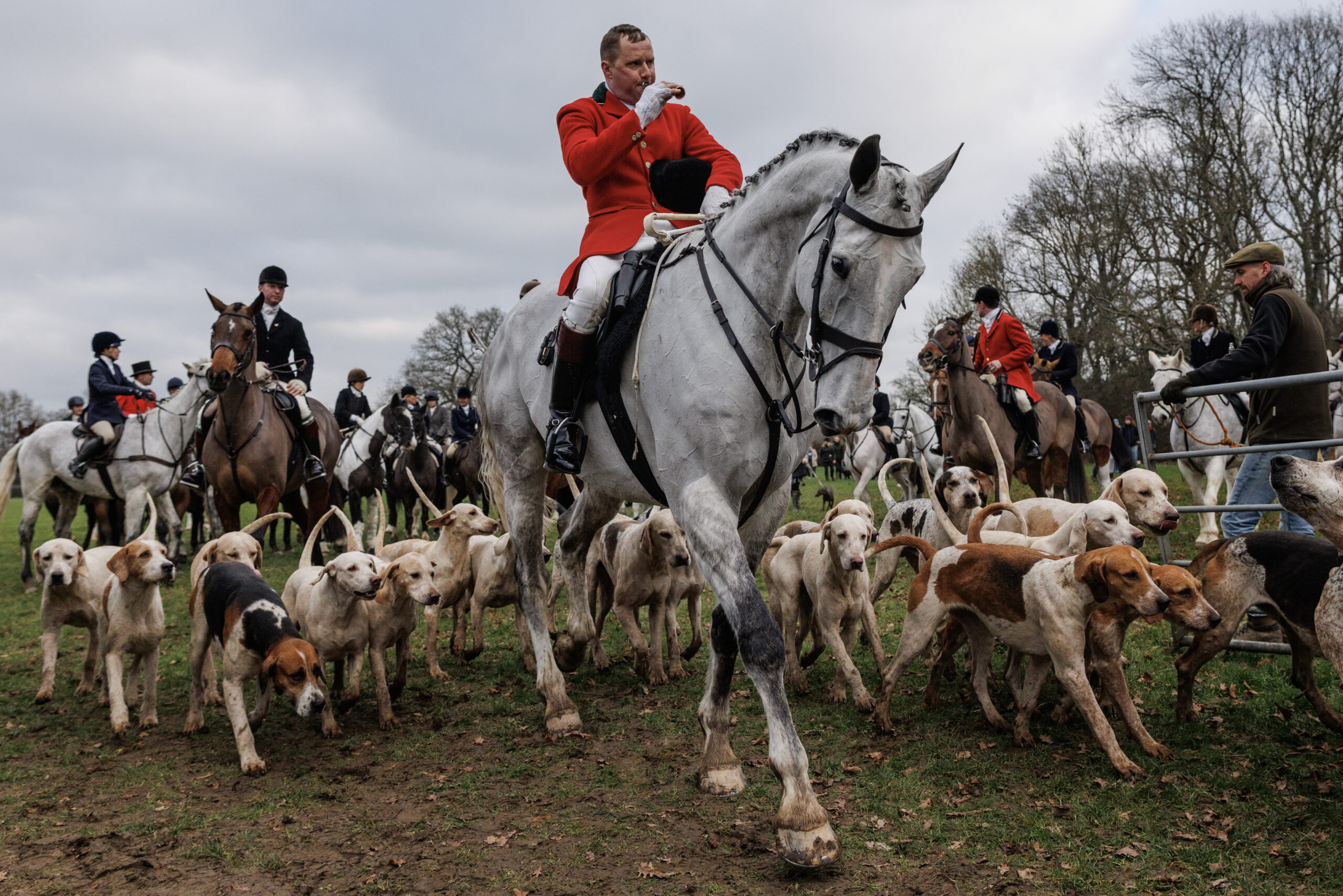 Thousands gather in support of trail hunting amid government ban announcement