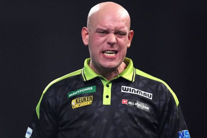Van Gerwen urges Wright to consider retirement after disappointing World Championship exit