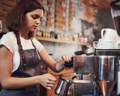 Welfare secretary warns benefit cuts for youngsters refusing job offers