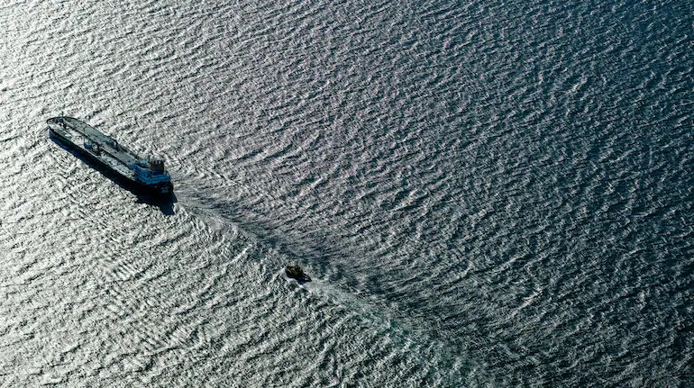 Russian navy moves to shield tanker amid US interception efforts