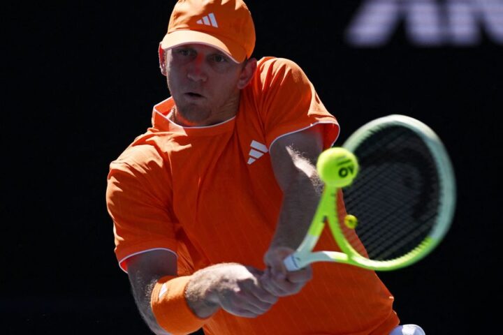 Alejandro Davidovich Fokina confronts crowd disruption, labels spectators 'four ignorant drunks' at Australian Open