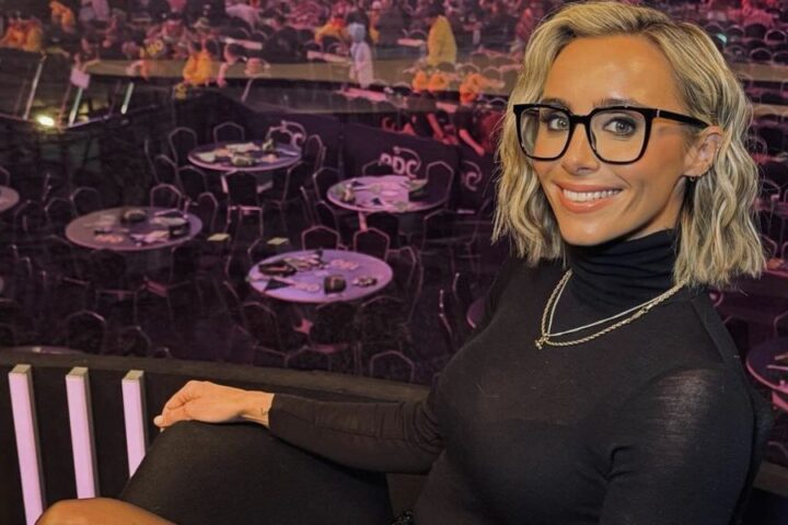 Anna Woolhouse captivates viewers with her darts coverage and evolving fitness journey