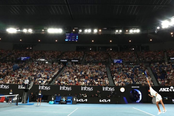 Australian Open implements extreme heat protocol as temperatures soar to 43C in Melbourne