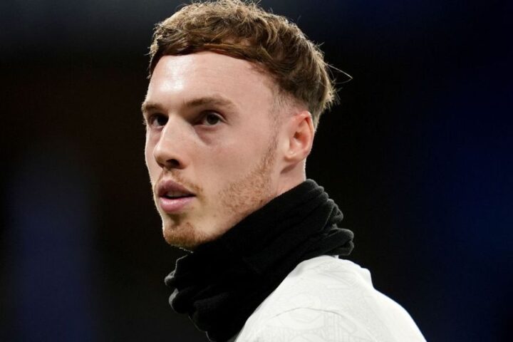 Cole Palmer faces opposition from neighbours over gym plans at Surrey home