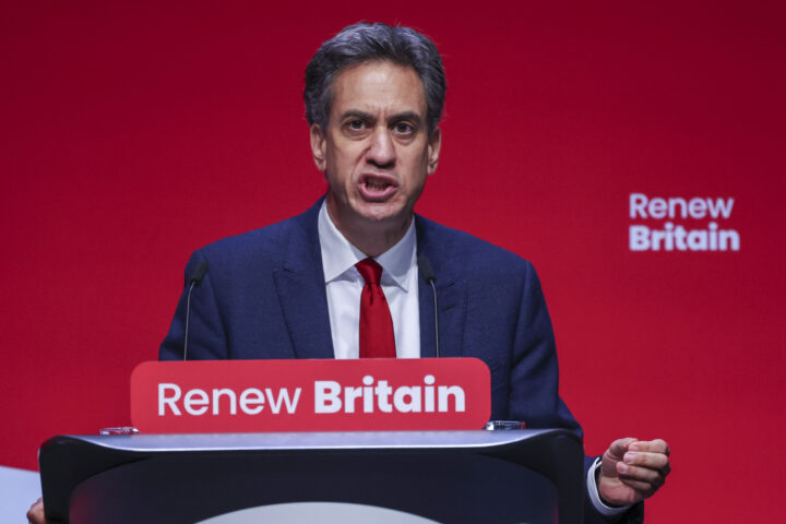 Energy leaders urge Ed Miliband to accelerate North Sea drilling to protect jobs