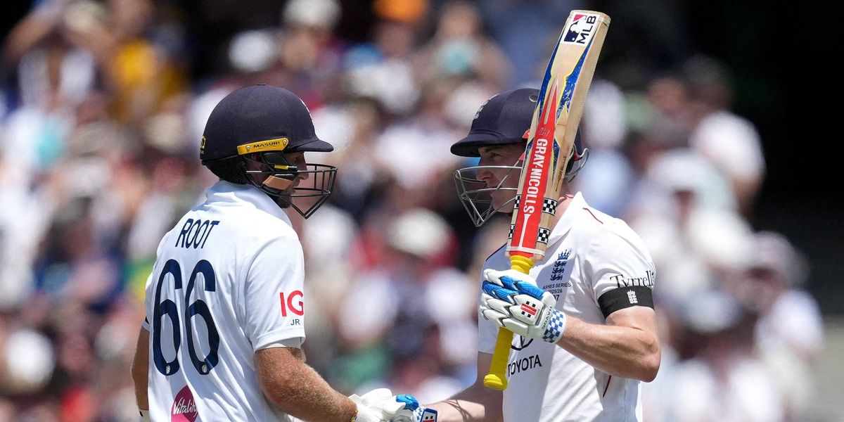 England takes charge as weather disrupts first day of final Ashes Test in Sydney