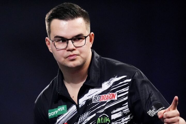 Gian van Veen expresses admiration for Luke Littler ahead of World Championship final