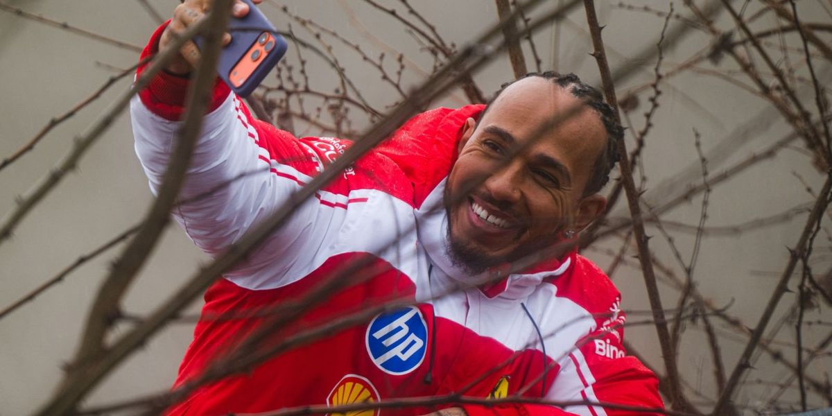 Hamilton issues cautionary note on Ferrari's pace at Barcelona pre-season testing