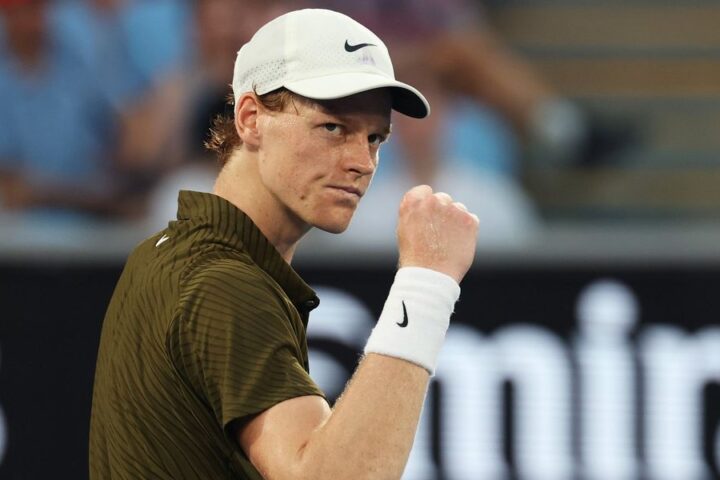 Jannik Sinner advances to Australian Open quarter-finals after straight-sets win over Darderi