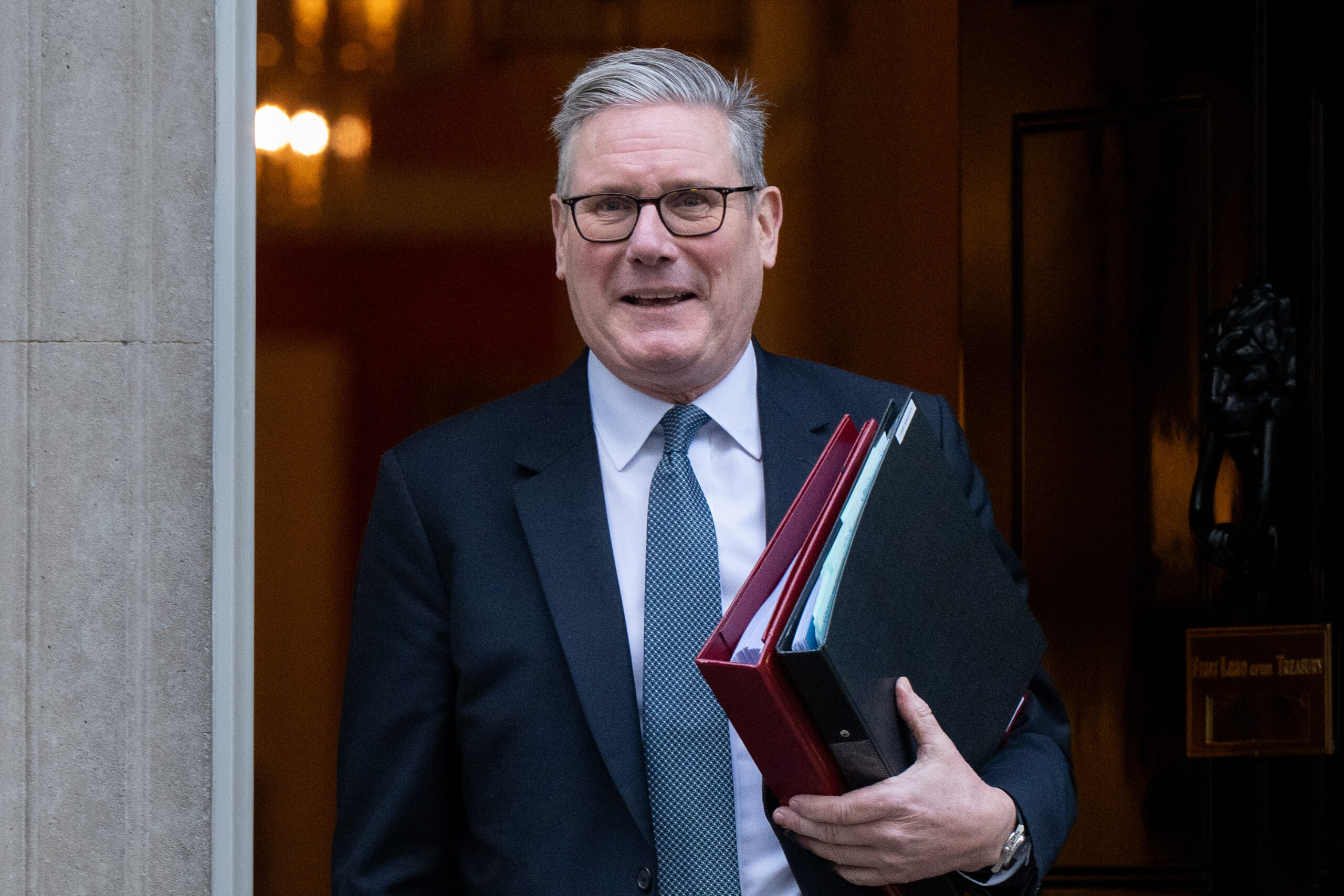 Keir Starmer retreats on digital ID mandate amid backlash and criticism from Tories