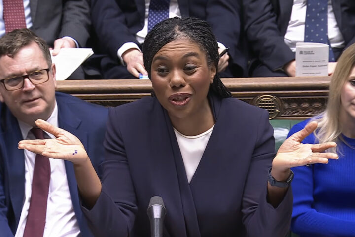 Kemi Badenoch criticizes Keir Starmer for chaotic leadership at PMQs amid Labour's U-turns