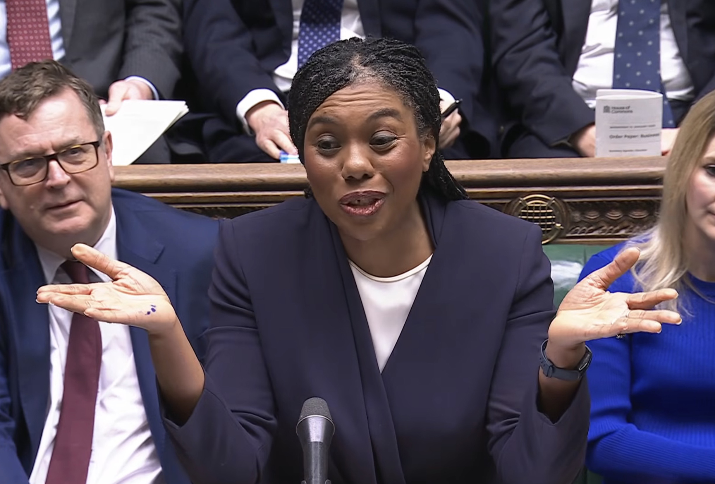 Kemi Badenoch criticizes Keir Starmer for chaotic leadership at PMQs amid Labour's U-turns