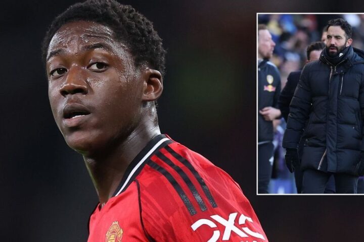 Kobbie Mainoo opts to remain with Manchester United after Ruben Amorim's dismissal
