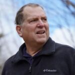 Man who had pig kidney transplant first to receive human organ