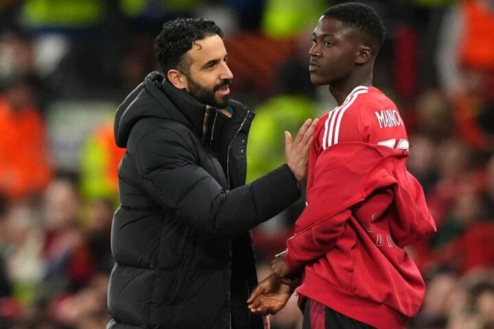 Manchester United to resume contract talks with Kobbie Mainoo following Casemiro's departure