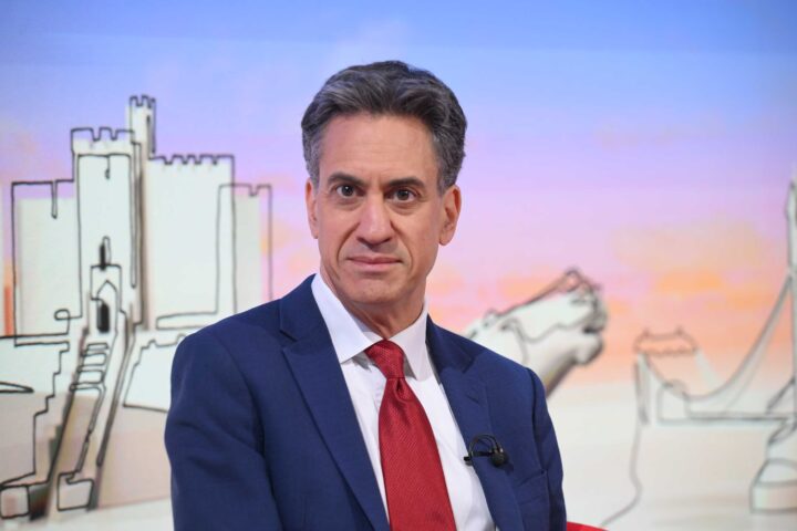 Ministers urge energy firms to credit government for upcoming bill reductions