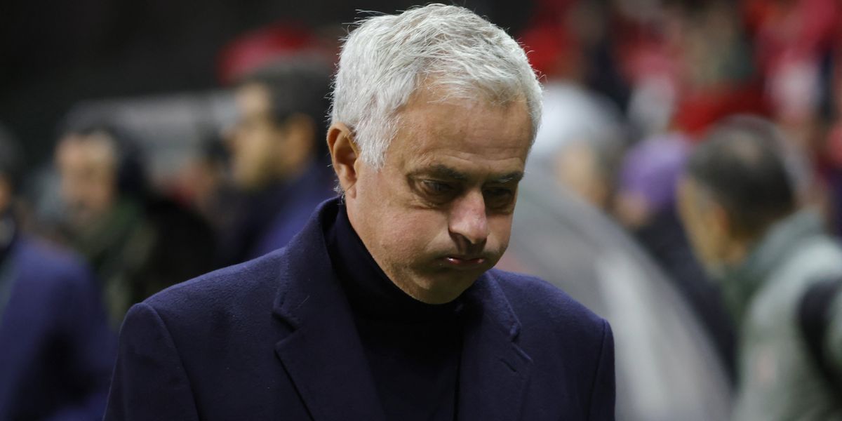 Mourinho orders Benfica players to stay overnight at training ground after cup defeat