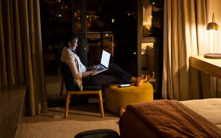 Night owls may have increased heart disease risk, study finds