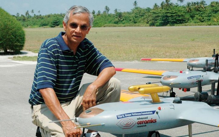 Scientist awarded for groundbreaking research on impact of CFCs on global warming