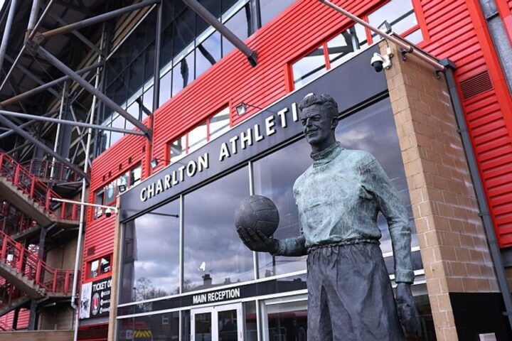 Sheffield United's championship match against Charlton marred by two first-half red cards