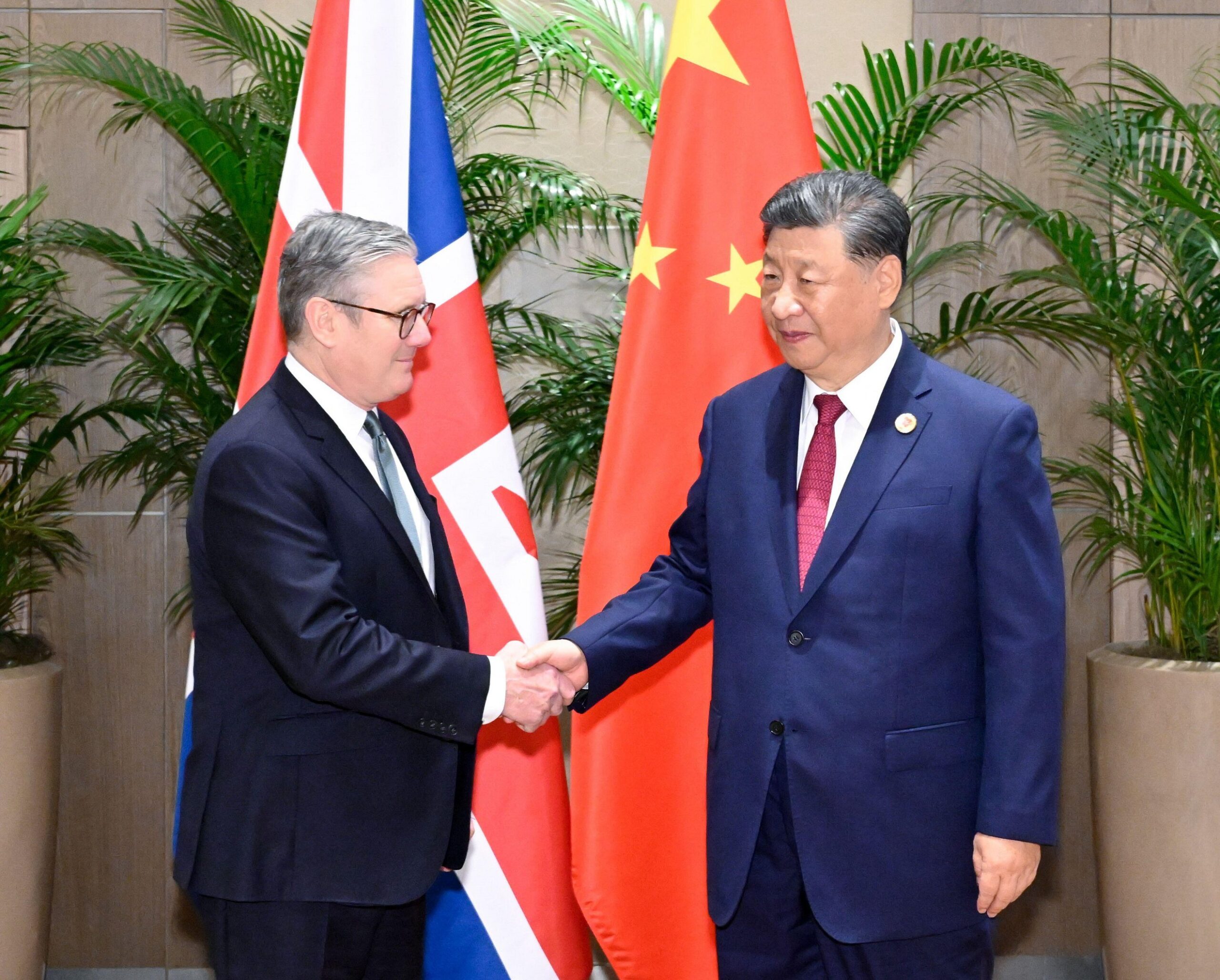Starmer urged to address China spying allegations during Beijing visit, say senior Tories