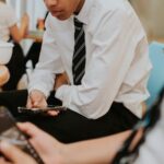Students average over an hour on phones during school hours, new research shows