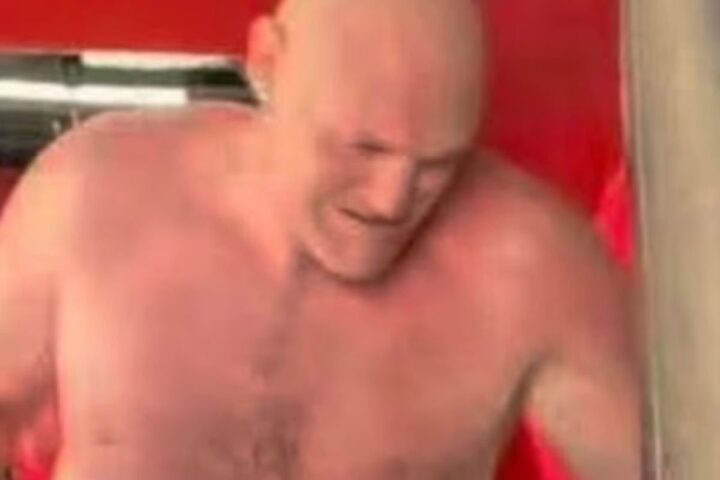 Tyson Fury responds to online trolls about his weight ahead of boxing comeback