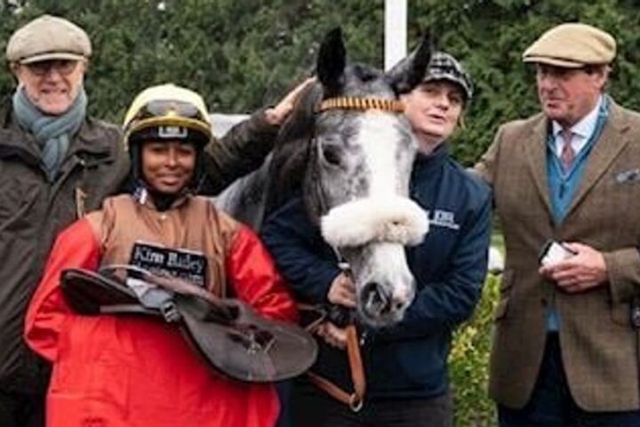 Aamilah Aswat makes history as first black female winner of a professional jump race in the UK