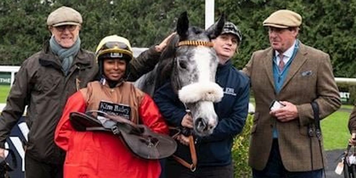 Aamilah Aswat makes history as first black female winner of a professional jump race in the UK