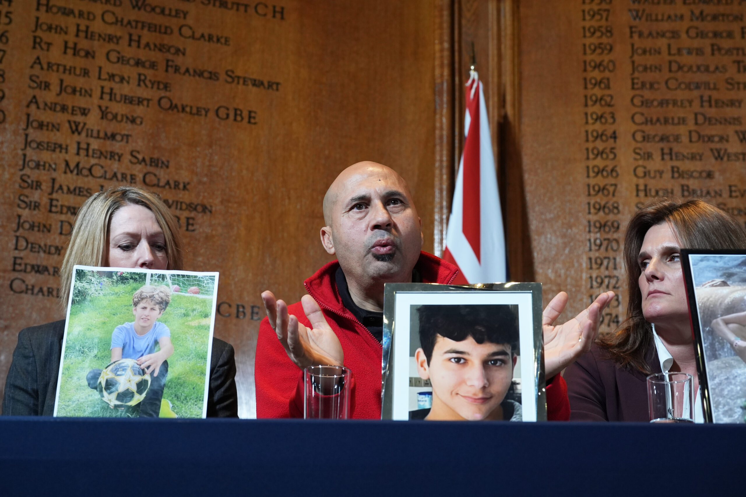 Bereaved families urge government for immediate ban on under-16s using social media