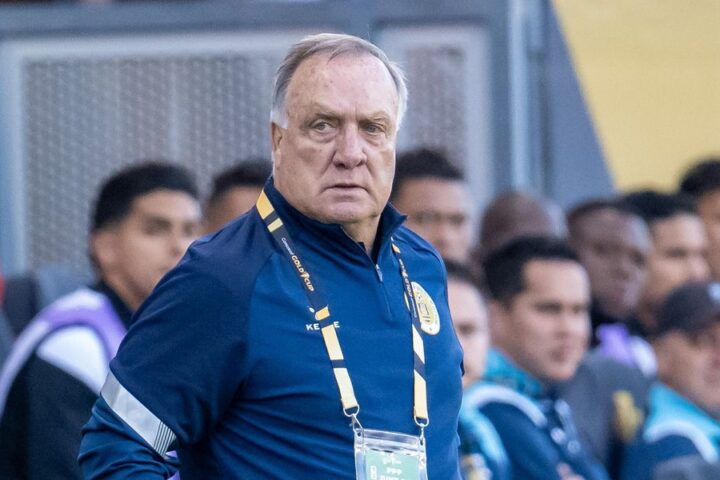 Curaçao coach Dick Advocaat resigns ahead of historic World Cup debut to focus on family