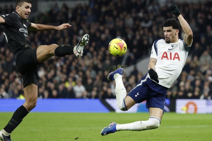 Dominic Solanke nets stunning scorpion goal to equalise against Manchester City