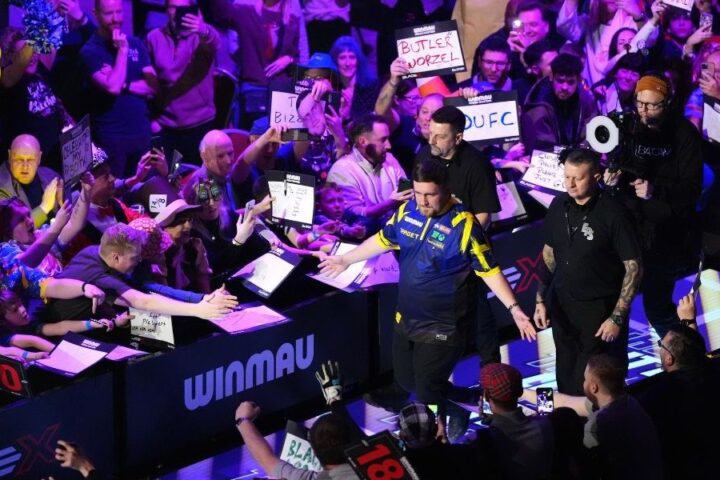 ITV issues apology after darts fans chant against Keir Starmer during World Masters final