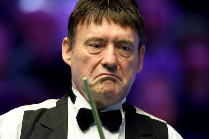 Jimmy White supports referee's dress code enforcement at Welsh Open snooker tournament