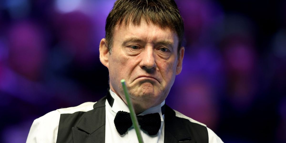 Jimmy White supports referee's dress code enforcement at Welsh Open snooker tournament