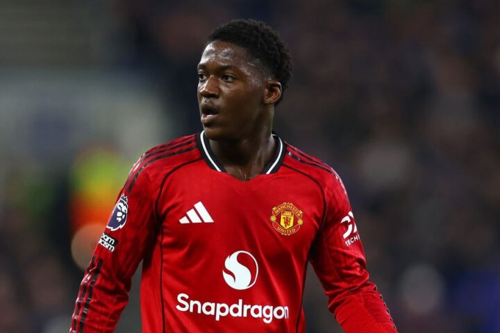 Kobbie Mainoo mocks Everton's corner tactics in social media post after Manchester United win