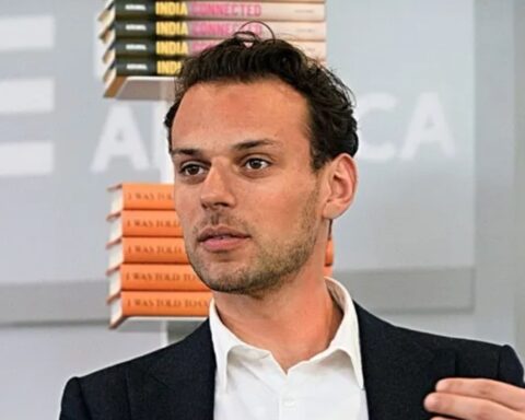 Labour minister resigns after being cleared in ministerial code probe