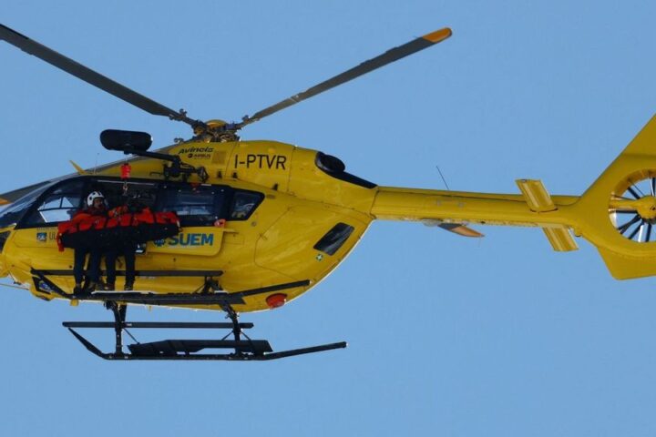 Lindsey Vonn airlifted to hospital following serious crash at Winter Olympics