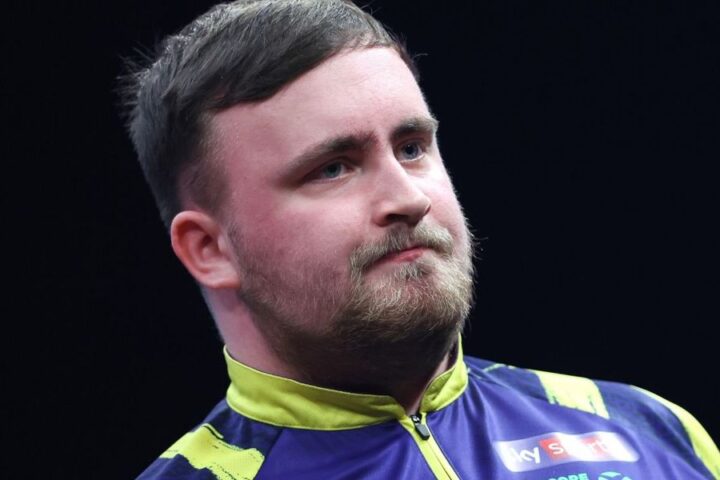 Luke Littler overcomes heckler to advance in Winmau World Masters quarter-finals