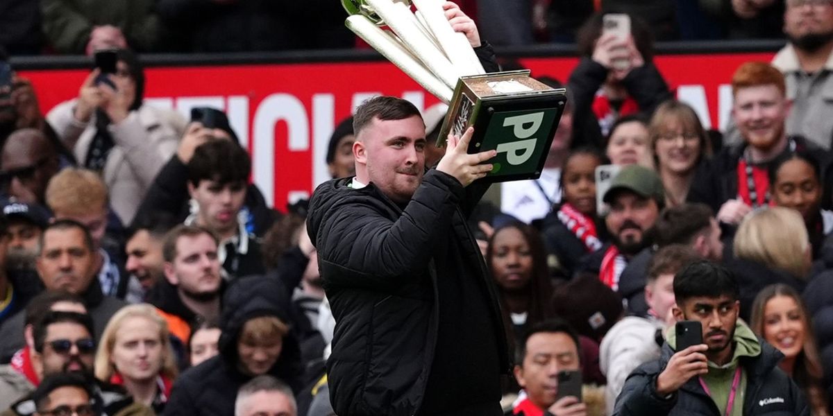 Luke Littler responds to Tottenham fans' taunts during Manchester United's win