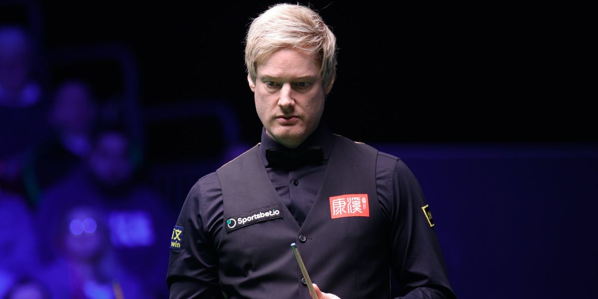Referee issues warning to crowd after phone disrupts Neil Robertson's match at Welsh Open
