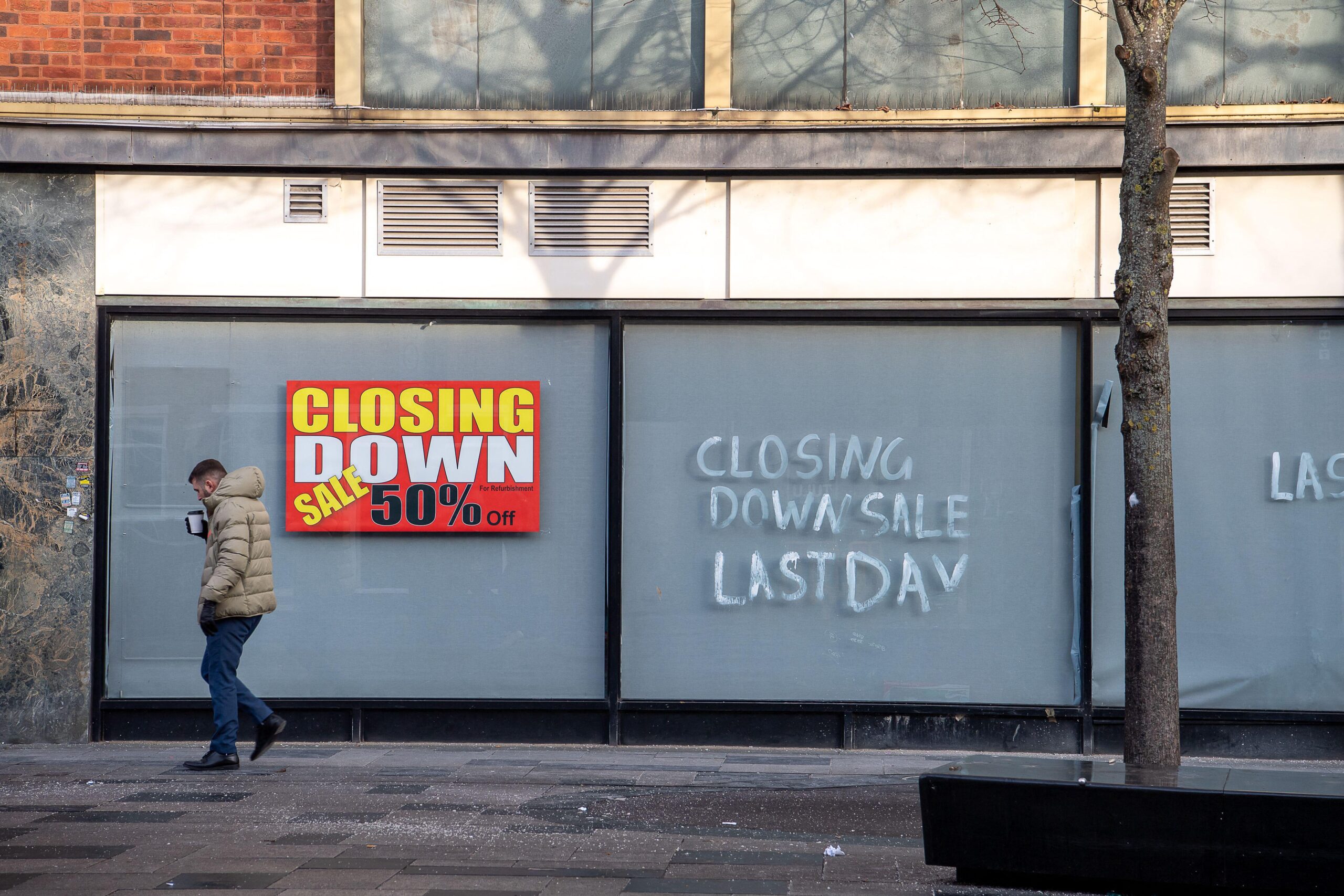 Starmer to accuse Tories of neglecting high streets amid £800 million town centre cleanup plan