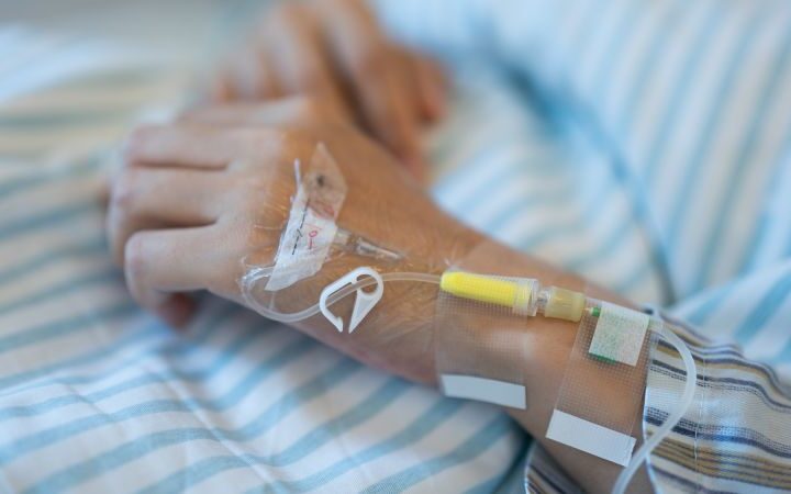 Timing of immunotherapy treatments significantly impacts lung cancer patient outcomes