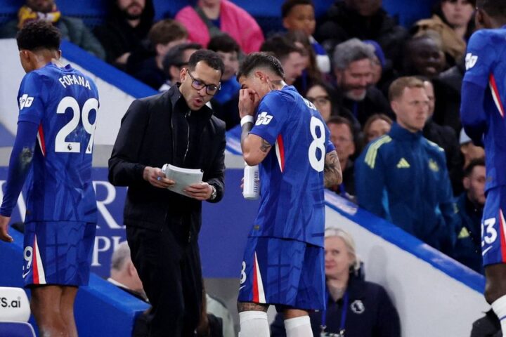 Chelsea booed off after losing to Newcastle in disappointing home defeat