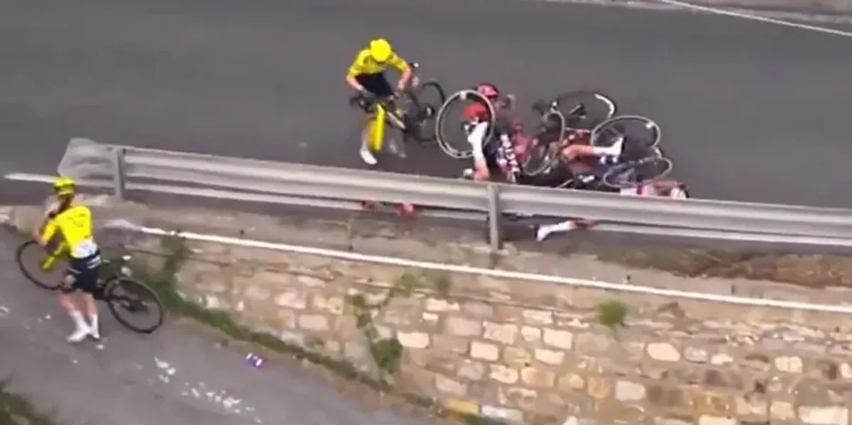 Debora Silvestri hospitalized after serious fall during women's Milan-Sanremo race