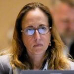 FDA official seeks to hire friend advocating for new antidepressant warning labels